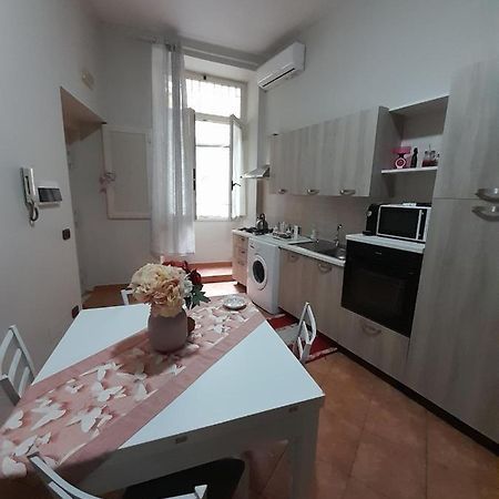 Dimora Donna Carmela Apartment Napoli Bagian luar foto