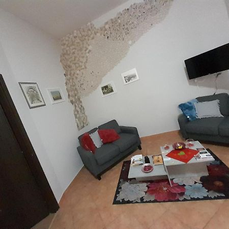Dimora Donna Carmela Apartment Napoli Bagian luar foto