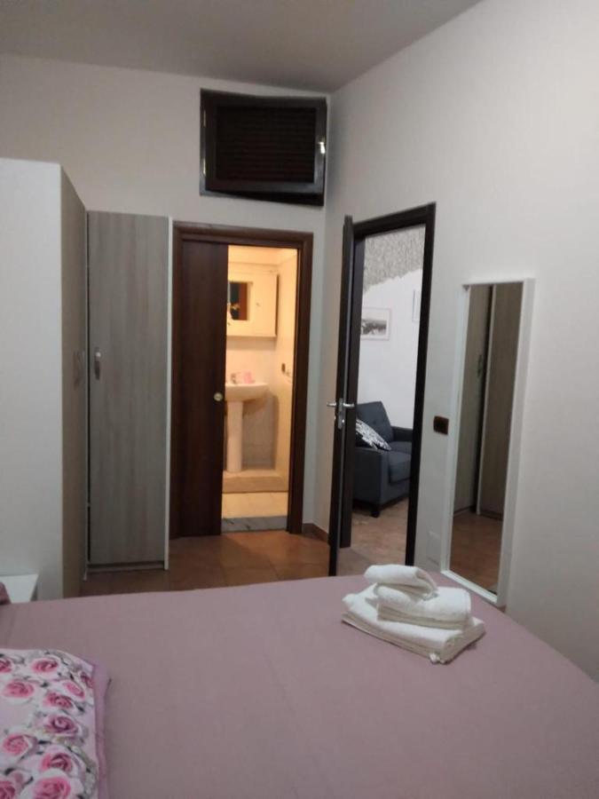 Dimora Donna Carmela Apartment Napoli Bagian luar foto