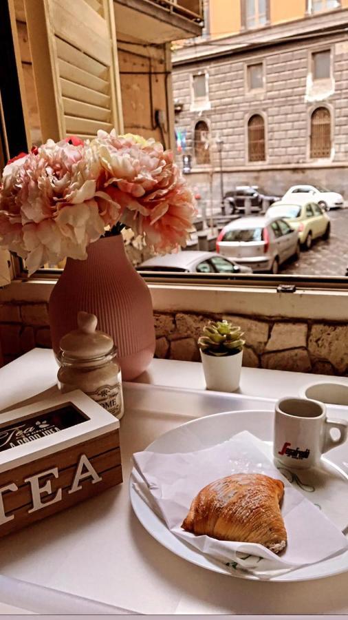 Dimora Donna Carmela Apartment Napoli Bagian luar foto
