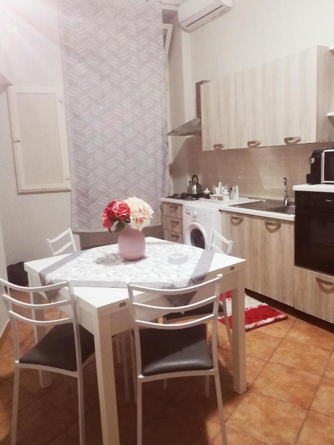 Dimora Donna Carmela Apartment Napoli Bagian luar foto