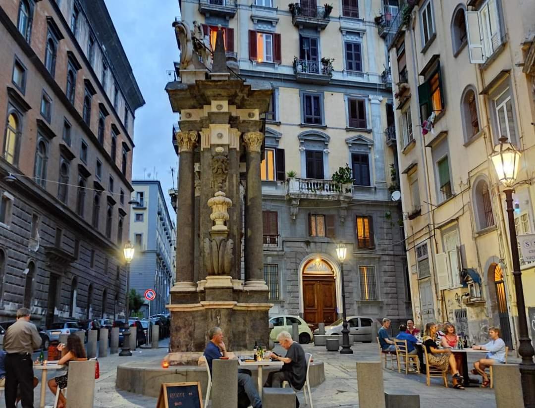Dimora Donna Carmela Apartment Napoli Bagian luar foto