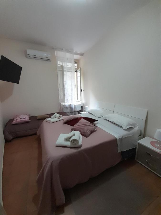 Dimora Donna Carmela Apartment Napoli Bagian luar foto