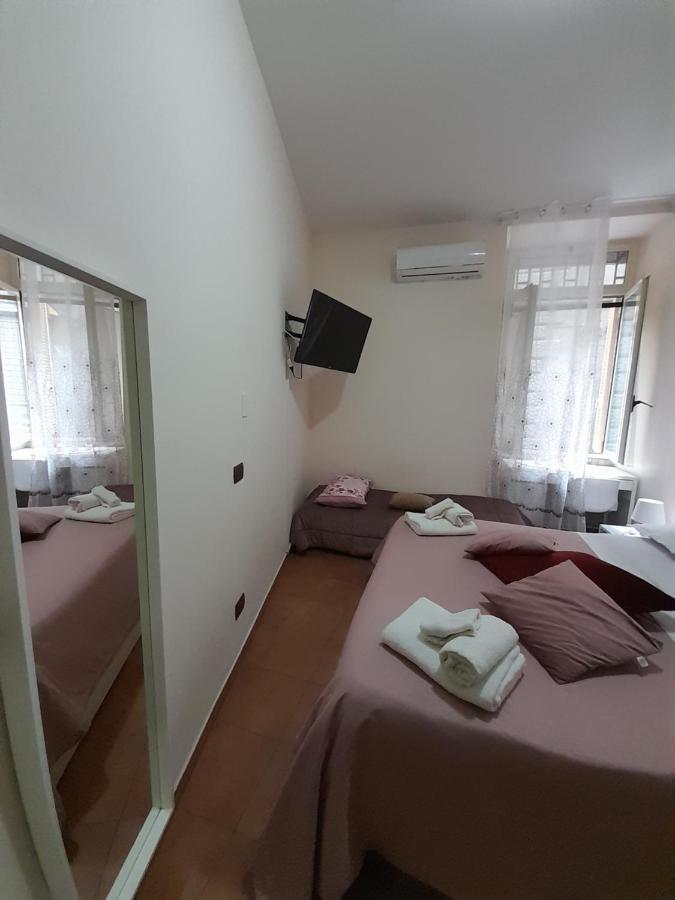 Dimora Donna Carmela Apartment Napoli Bagian luar foto