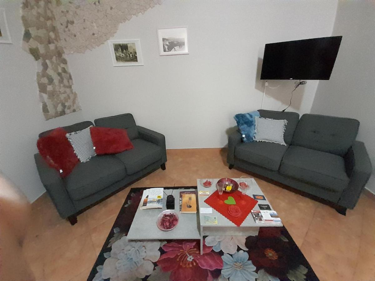 Dimora Donna Carmela Apartment Napoli Bagian luar foto
