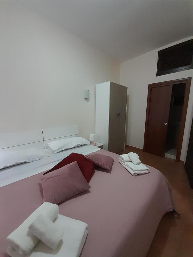 Dimora Donna Carmela Apartment Napoli Bagian luar foto