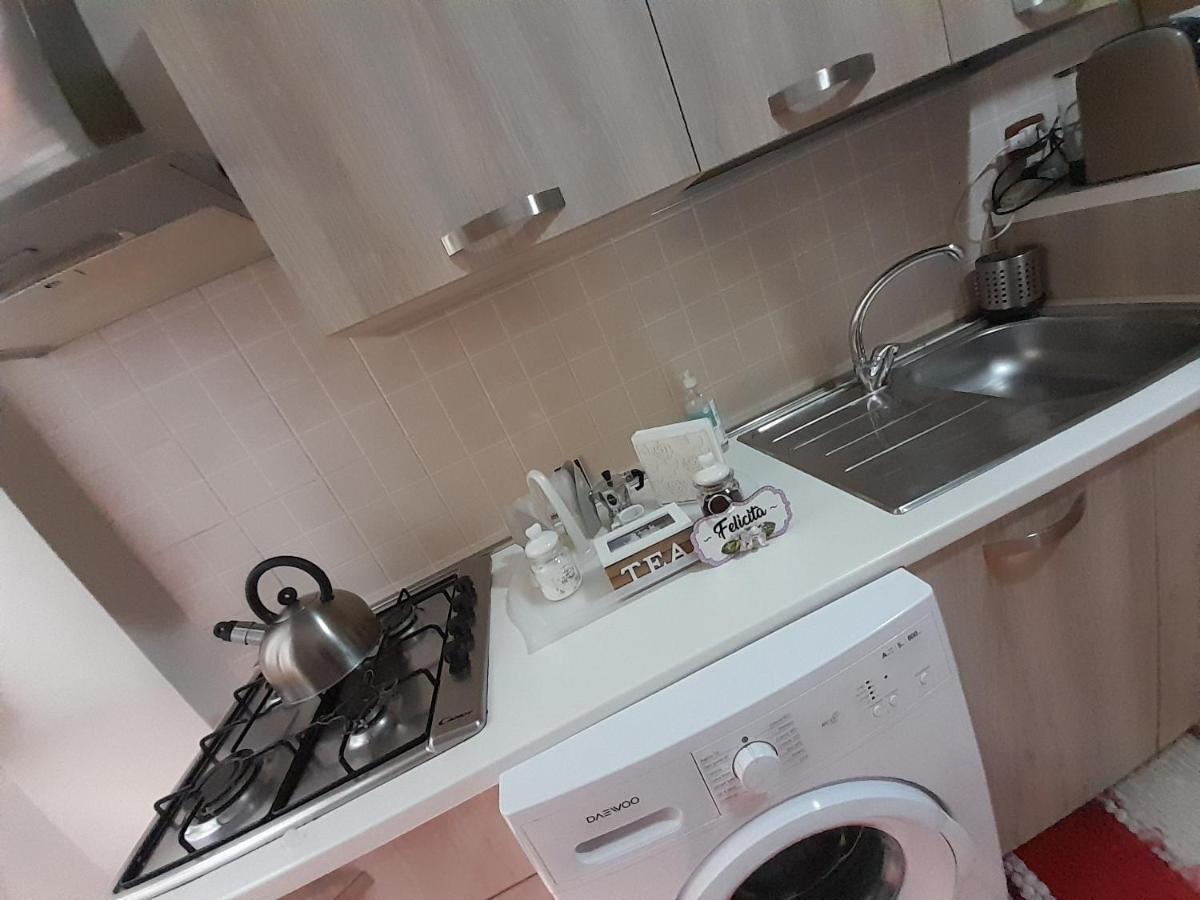 Dimora Donna Carmela Apartment Napoli Bagian luar foto