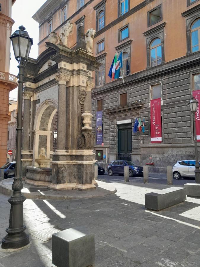 Dimora Donna Carmela Apartment Napoli Bagian luar foto