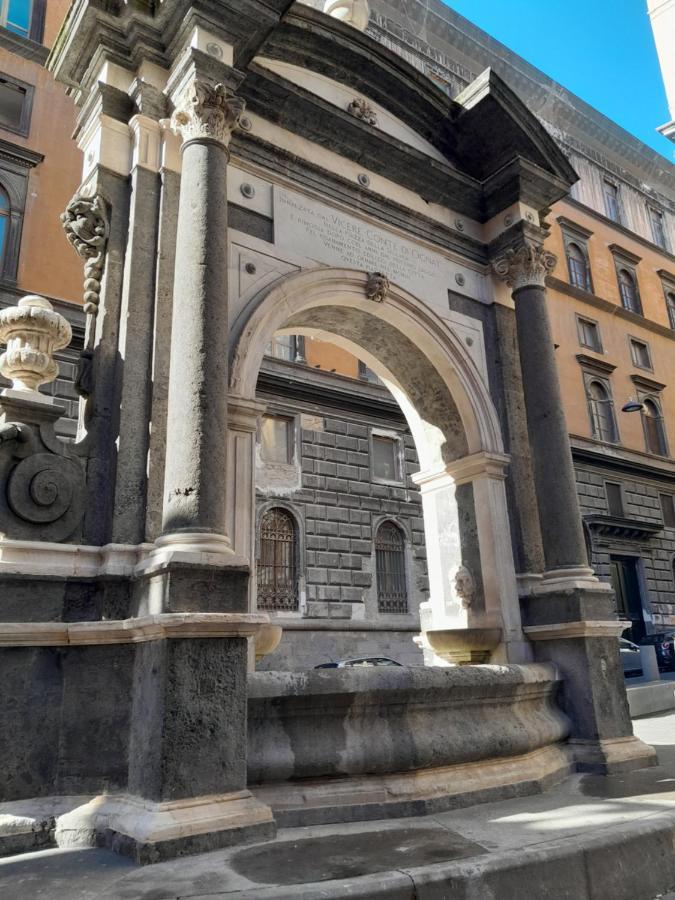 Dimora Donna Carmela Apartment Napoli Bagian luar foto